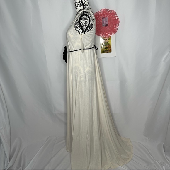 NWT Elijah V-Neck Maxi Dress Beige with Black Rosette Size XS - Picture 4 of 12